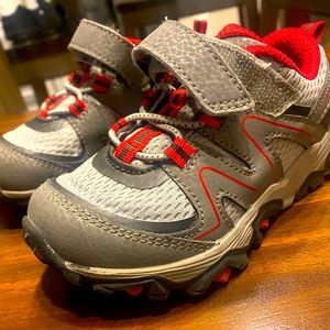 Merrell toddler shoes size 7.5